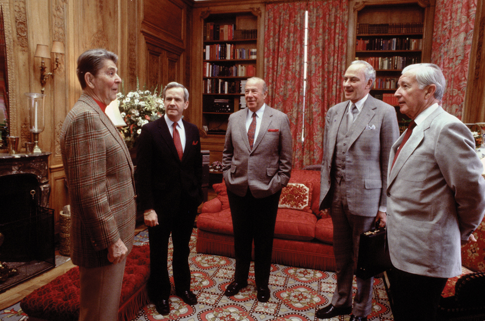 Reagan in Geneva with National Security Advisor Bud McFarlane, Shultz, Ambassador to the USSR Arthur Hartman and White House Chief of Staff Donald Regan.